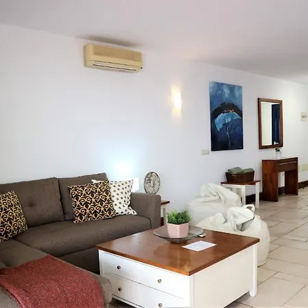 In Sleeps 6 With Pool And Air Con Villa