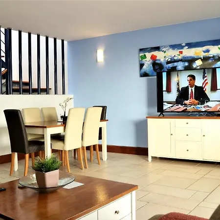 In Sleeps 6 With Pool And Air Con * Puerto Calero