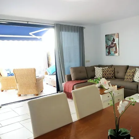 In Sleeps 6 With Pool And Air Con Villa *
