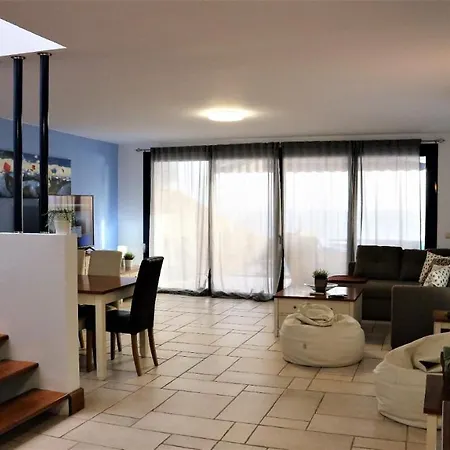 Villa In Sleeps 6 With Pool And Air Con Puerto Calero