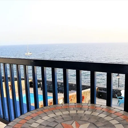 In Sleeps 6 With Pool And Air Con Villa *