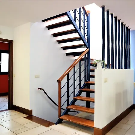 In Sleeps 6 With Pool And Air Con Villa