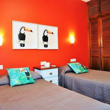 In Sleeps 6 With Pool And Air Con Villa *
