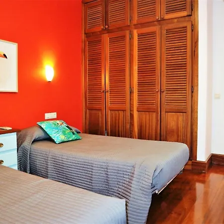 In Sleeps 6 With Pool And Air Con Villa Puerto Calero
