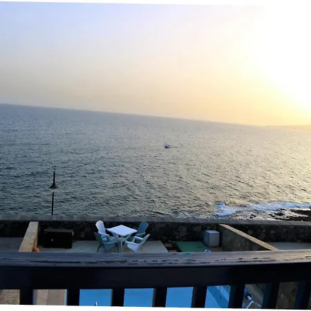 In Sleeps 6 With Pool And Air Con Puerto Calero
