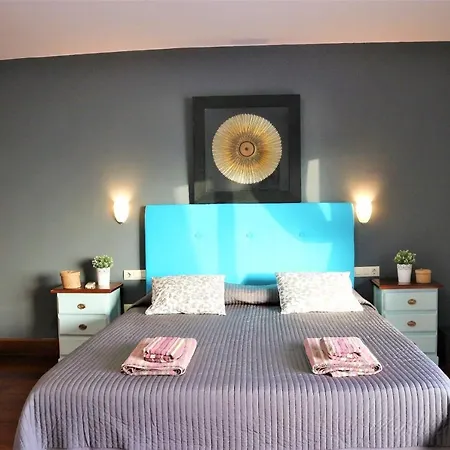 In Sleeps 6 With Pool And Air Con
